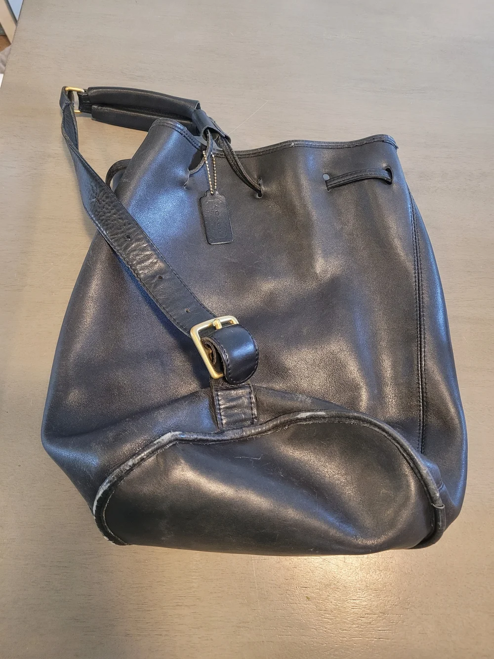 Vintage Coach Black Leather Hobo Shoulder Bag with Gold Hardware